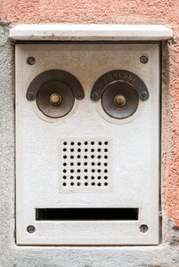 Bell house entrance face