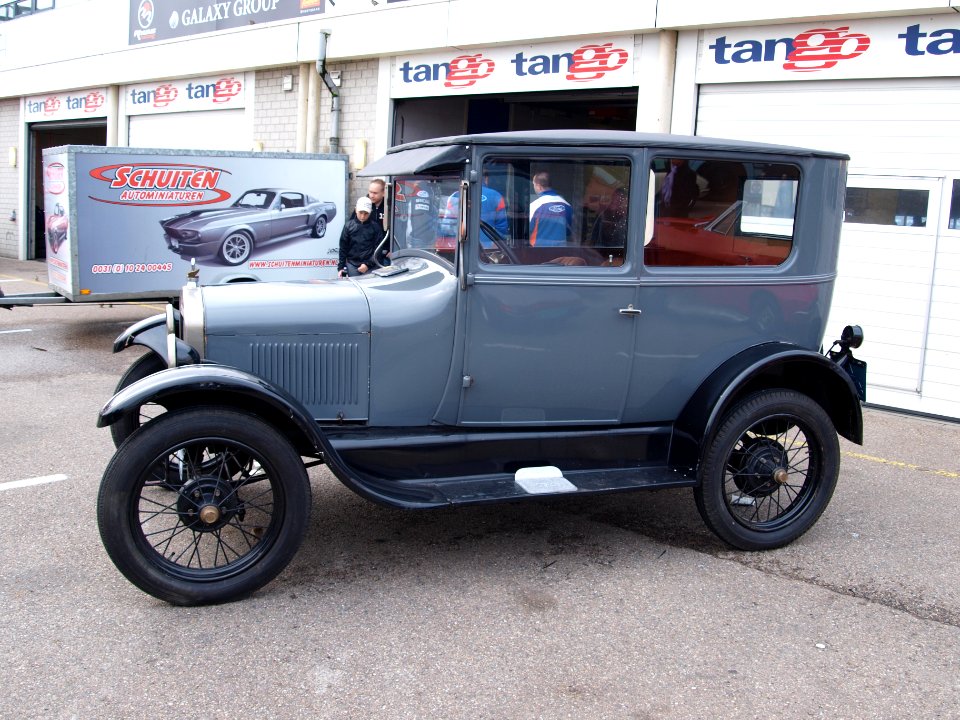 Nationale oldtimerdag Zandvoort 2010, FORD pic2