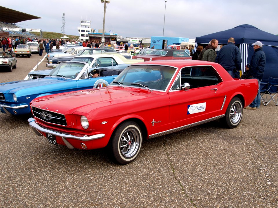 Nationale oldtimerdag Zandvoort 2010, 1965 FORD MUSTANG, AE-66-68 pic1