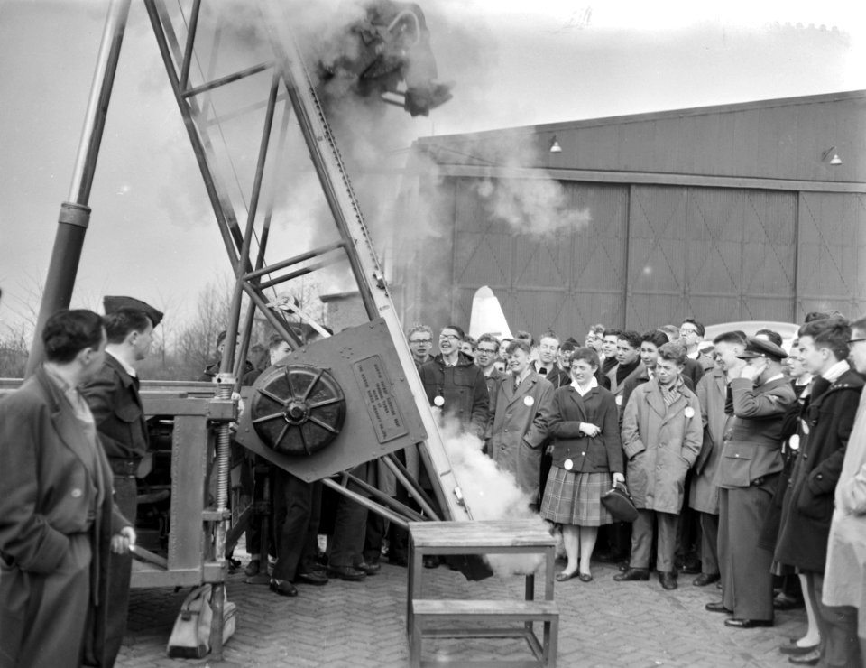 Nationale Luchtvaartdag op Soesterberg (majoor M E J A Smitshuysen , hoofd L, Bestanddeelnr 910-2538