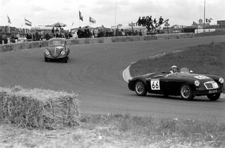 Nationale sportwagenraces circuit Zandvoort M Bijlsma Den Ouden , J van Hemert, Bestanddeelnr 914-0141
