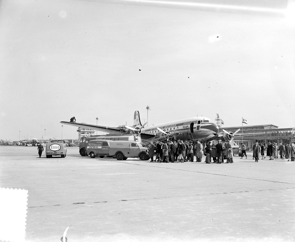 Nationale Luchtvaartdag Schiphol, o.a. bezoek scholieren, Bestanddeelnr 906-4075