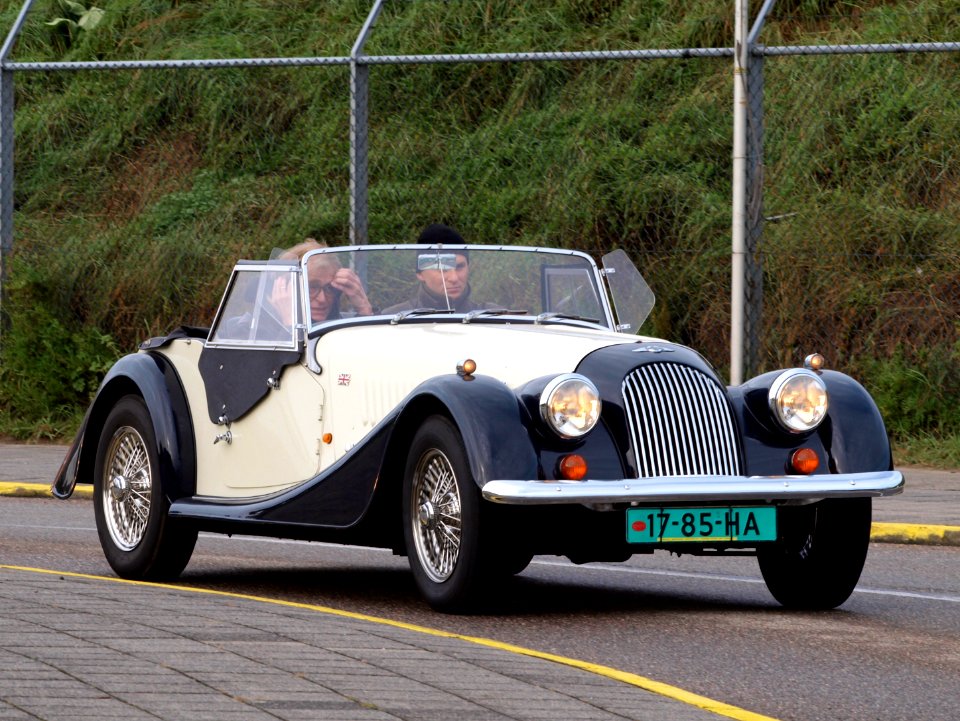 Nationale oldtimerdag Zandvoort 2010, MORGAN PLUS 4, 17-85-HA