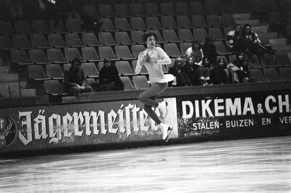 Nationale kampioenschappen kunstrijden, Den Haag Diane de Leeuw in aktie, Bestanddeelnr 928-3434
