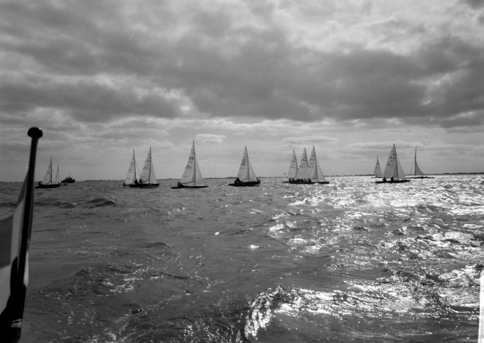 Nationale kampioenszeilenwedstrijden op het IJsselmeer voor Medemblik, de zeiler, Bestanddeelnr 916-8743