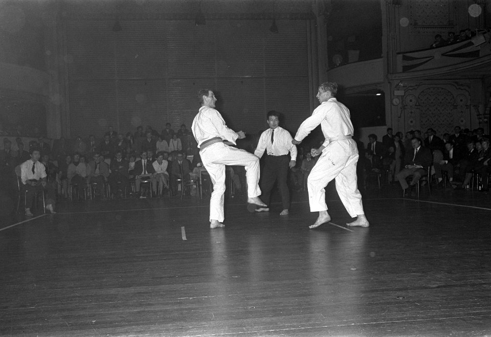 Nationale titel karate in Haagse dierentuin, karate aktie, Bestanddeelnr 920-1555