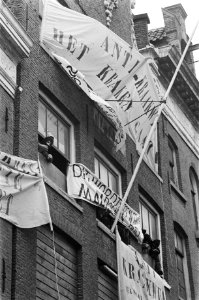 Nationale Kraakdag kraakgroepen bezetten panden in 23 Nederlandse steden krake, Bestanddeelnr 929-5907
