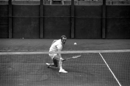 Nationale Tenniskampioenschappen te Scheveningen. Tom Okker in aktie, Bestanddeelnr 920-5843