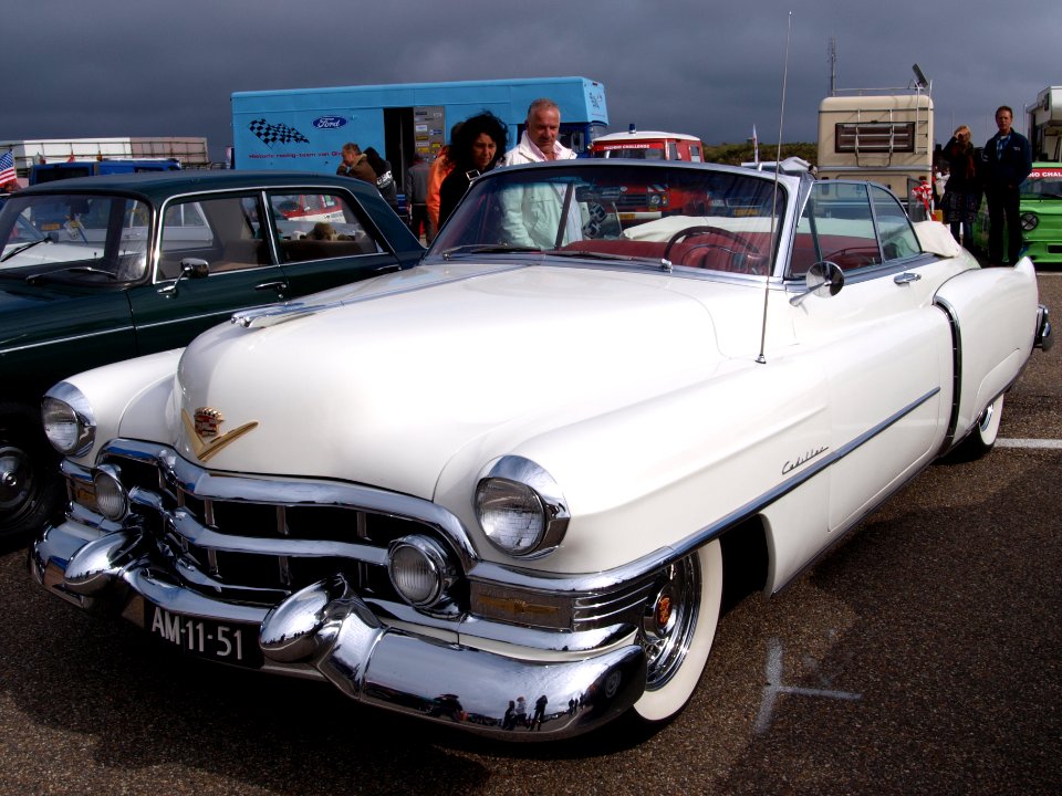 Nationale oldtimerdag Zandvoort 2010, 1952 CADILLAC SERIES 62, AM-11-51 pic1