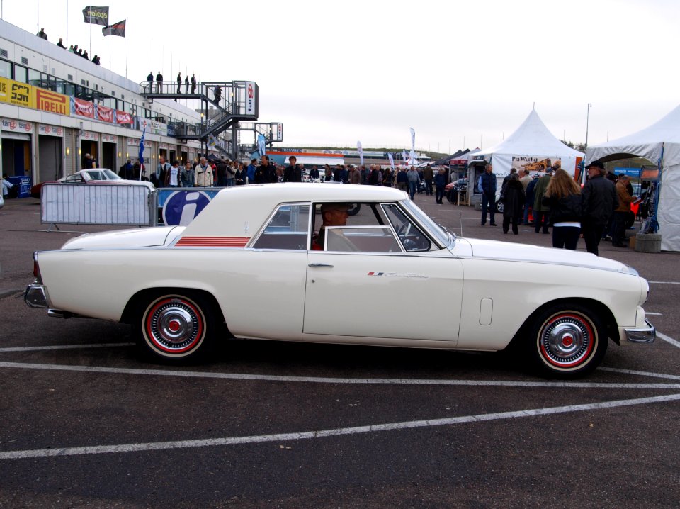 Nationale oldtimerdag Zandvoort 2010, 1963 STUDEBAKER GRAN TURISMO, AH-57-84 pic5