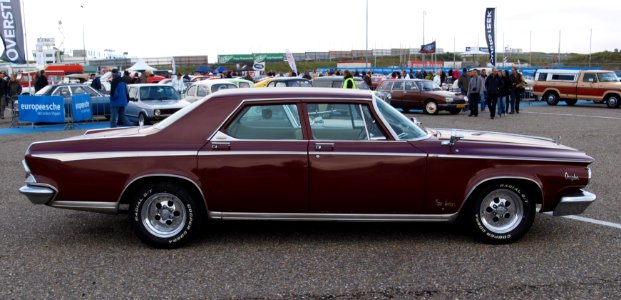 Nationale oldtimerdag Zandvoort 2010, 1964 CHRYSLER NEWPORT, AM-73-88 pic3mod