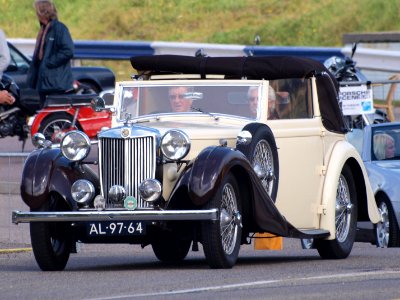 Nationale oldtimerdag Zandvoort 2010, 1938 MG 1500 TOURER, AL-97-64 pic2