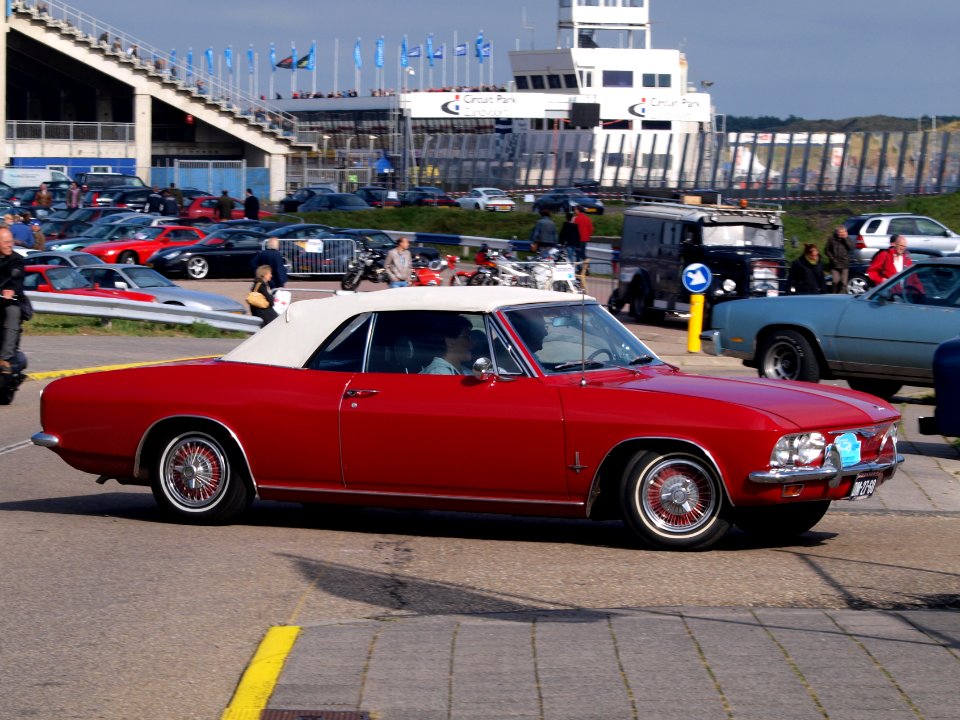 Nationale oldtimerdag Zandvoort 2010, 1965 CHEVROLET CORVAIR MONZA, DM-27-60 pic 3