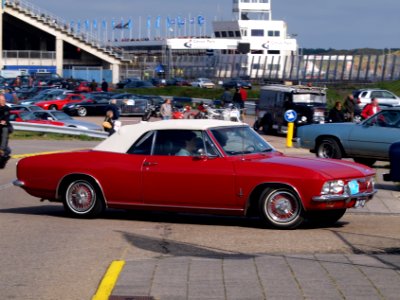Nationale oldtimerdag Zandvoort 2010, 1965 CHEVROLET CORVAIR MONZA, DM-27-60 pic 3