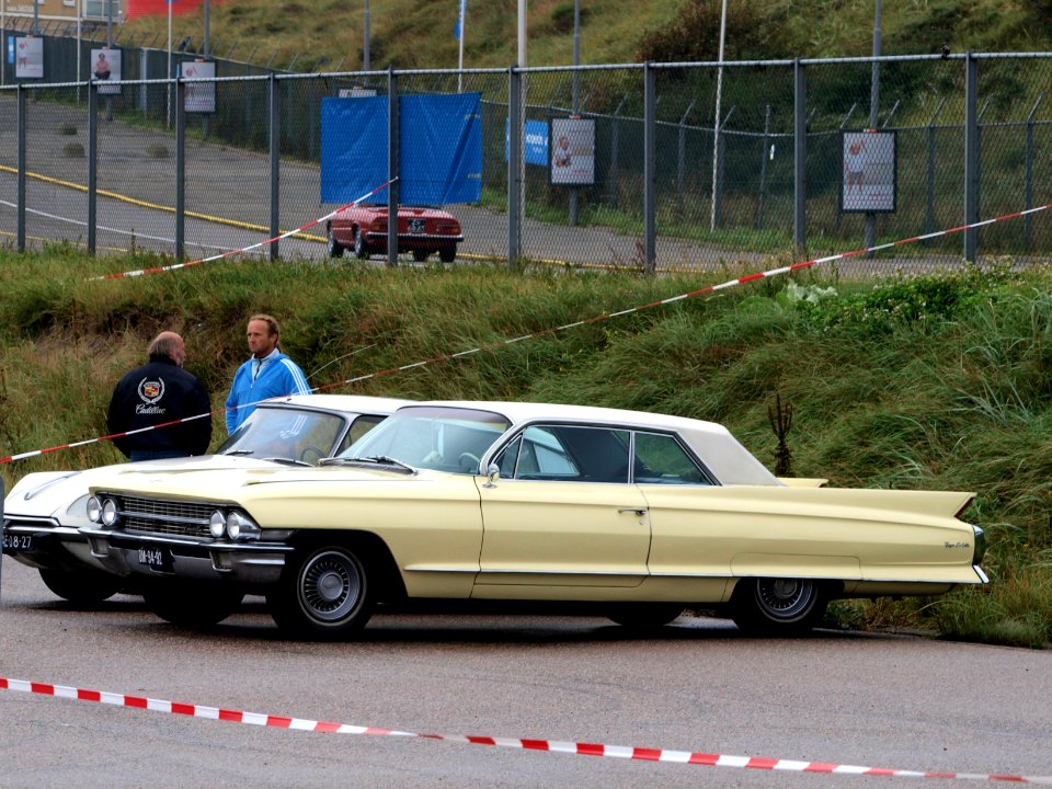Nationale oldtimerdag Zandvoort 2010, 1962 CADILLAC COUPE DE VILLE, DM-94-92
