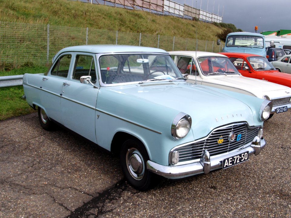 Nationale oldtimerdag Zandvoort 2010, 1964 FORD ZEPHYR 6, AE-72-50 pic1