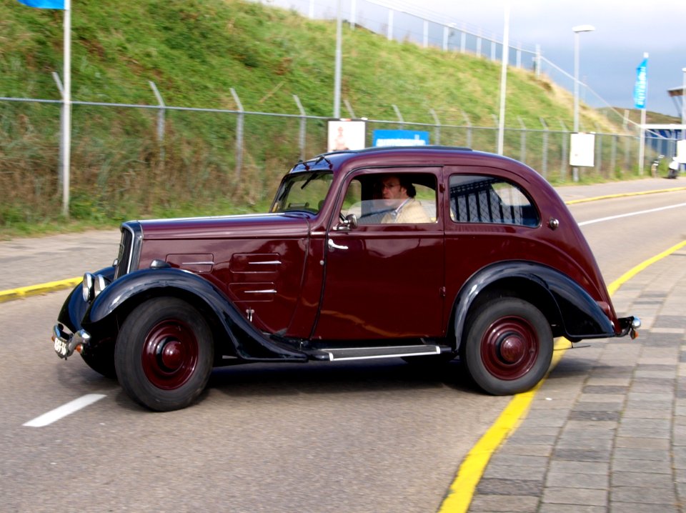 Nationale oldtimerdag Zandvoort 2010, 1935 PEUGEOT 201D, DE-83-36