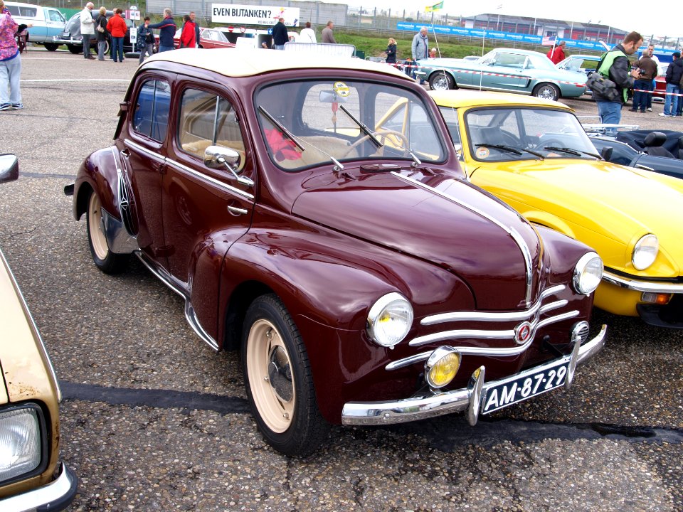 Nationale oldtimerdag Zandvoort 2010, 1954 RENAULT 4CV, AM-87-29