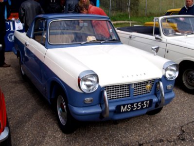 Nationale oldtimerdag Zandvoort 2010, 1963 TRIUMPH HERALD 1200, MS-55-51 pic1