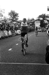 Nationale wielerkampioenschappen amateurs in Beek Jos Lammertink finisht als ee, Bestanddeelnr 929-7885