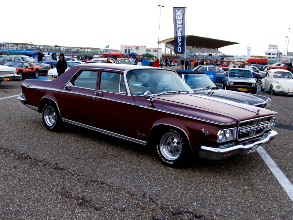 Nationale oldtimerdag Zandvoort 2010, 1964 CHRYSLER NEWPORT, AM-73-88 pic2