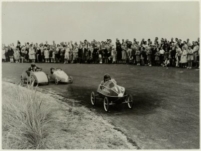 Nationale Zeepkistenrace op het circuit op 13 juni 1950. NL-HlmNHA 54010296