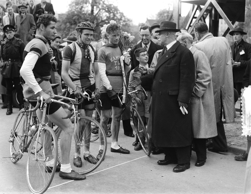 Nationale wielerkampioenschappen voor de profs te Valkenburg. Gerrit Schulte hul, Bestanddeelnr 905-7125