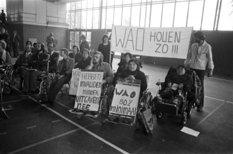 Nationale Federatie van Organisaties van gehandicapten demonstreren in Hilversum, Bestanddeelnr 929-1760