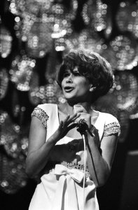Nationale finale van het Eurovisie Songfestival in Scheveningen nr. 27 , 28 Ann, Bestanddeelnr 922-1428