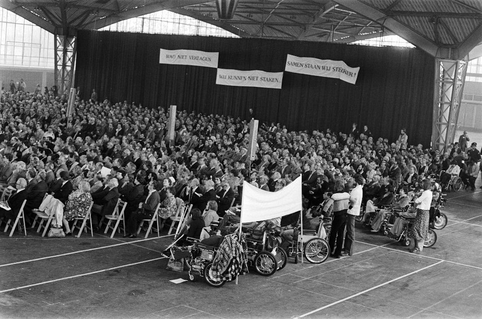 Nationale Federatie van Organisaties van gehandicapten demonstreren in Hilversum, Bestanddeelnr 929-1761