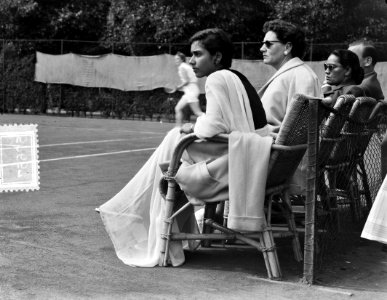Nationale Tenniskampioenschappen Den Haag F. ten Bosch (rechts) en mevrouw Davos, Bestanddeelnr 905-2657