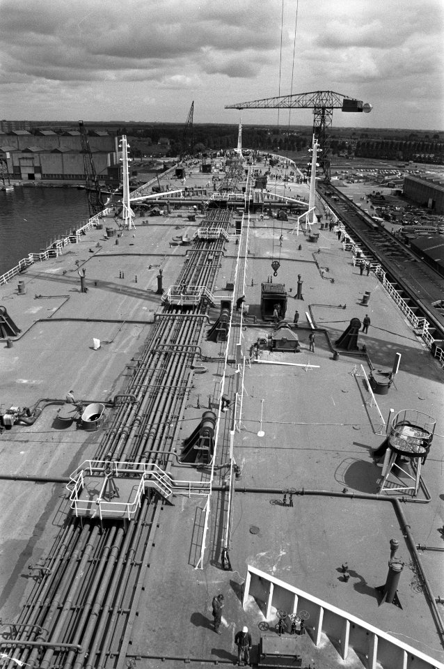 Nationale Vlootdagen van Nederlandse Marine in Den Helder bezichtiging schepen, Bestanddeelnr 923-6772