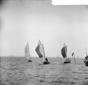 Nationale zeilwedstrijden op de Westeinder Plassen . Vrijheidsklasse en één Olym, Bestanddeelnr 915-3406