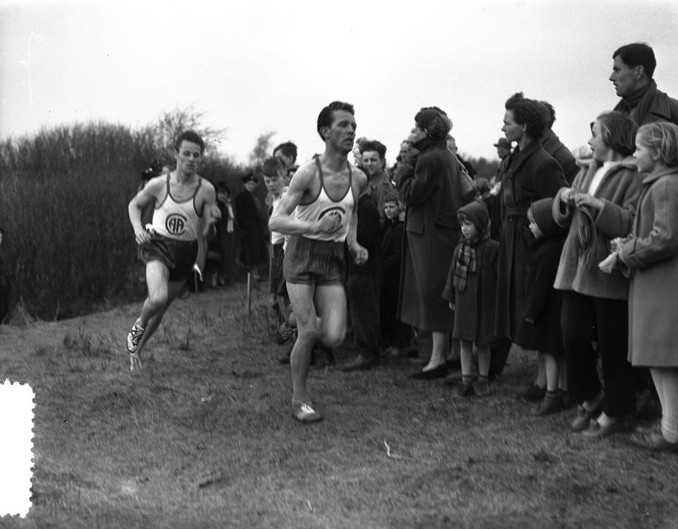 Nationale Veldloop Kampioenschappen 1954 in Heerenduinen IJmuiden, Bestanddeelnr 906-3607