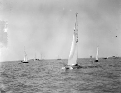 Nationale Zeilwedstrijd Drakenklasse IJsselmeer, ronden de boegen, Bestanddeelnr 907-2837