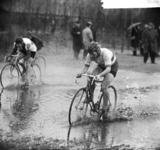Nationale cycle-cross in Amsterdamse Bos, Bestanddeelnr 918-6264