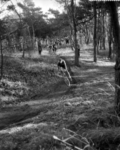 Nationale cyclecross op Duinhorst te Den Haag , Arie Van Wetten , Arie tijdens h, Bestanddeelnr 910-1177