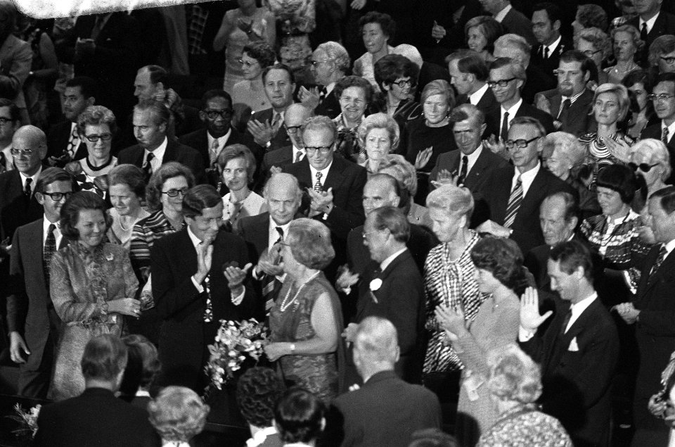 Nationale viering Zilveren Regeringsjubileum van Koningin Juliana in RAI-Congres, Bestanddeelnr 926-6598