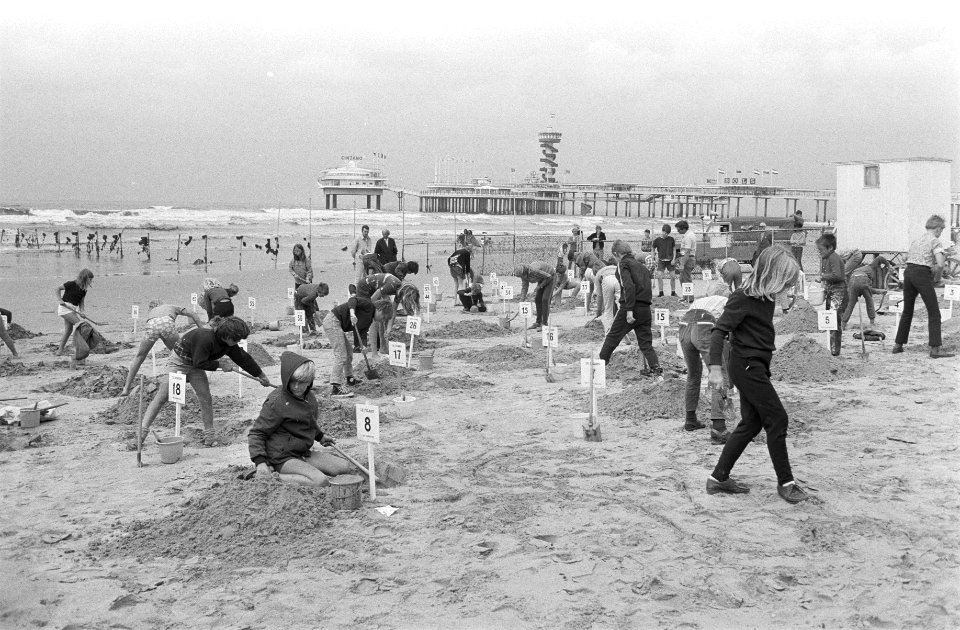 Nationale zandbouwwedstrijd in Scheveningen, Bestanddeelnr 924-7391