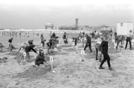 Nationale zandbouwwedstrijd in Scheveningen, Bestanddeelnr 924-7391