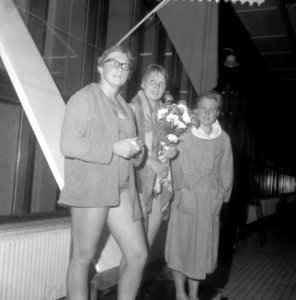 Nationale zwemkampioenschappen 1500 meter 1964, Carla Jansen, Ineke Tigelaar en , Bestanddeelnr 916-7092
