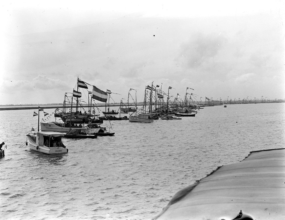 Nationale Vlootschouw op het Binnen- en Buiten-IJ te Amsterdam, van Marine-eenhe, Bestanddeelnr 900-0130
