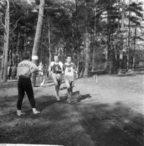 Nationale veldloop te Vught, start heren 10000 meter, Bestanddeelnr 916-1495