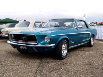 Nationale oldtimerdag Zandvoort 2010, blue Ford Mustang pic3