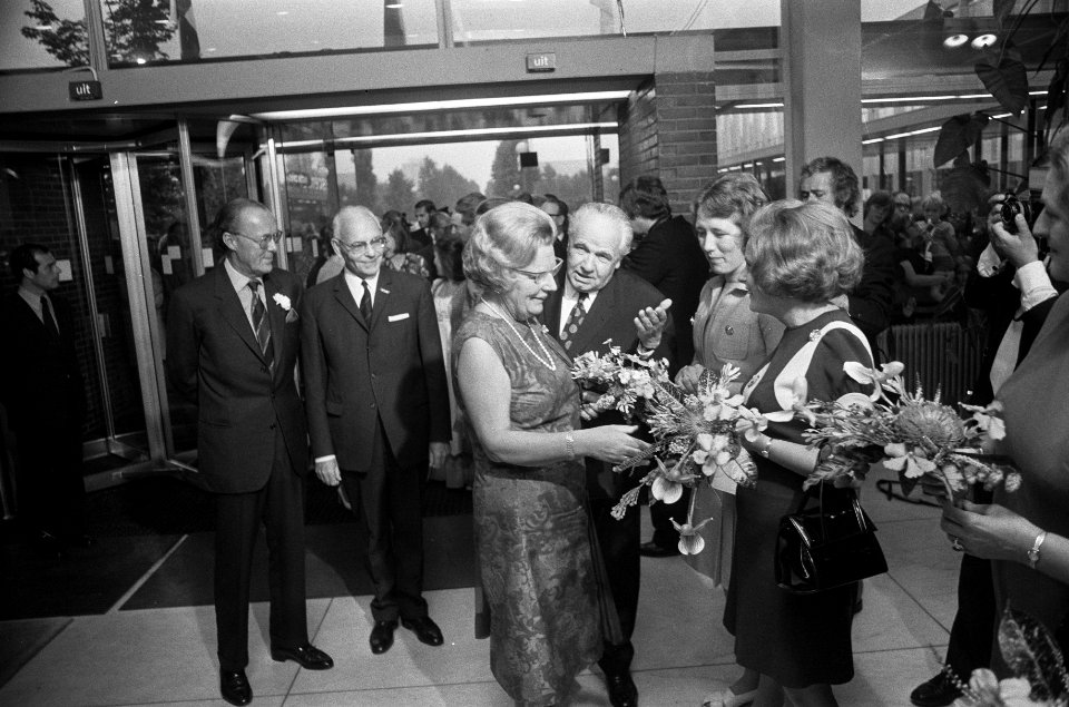 Nationale viering Zilveren Regeringsjubileum van Koningin Juliana in RAI-Congres, Bestanddeelnr 926-6595