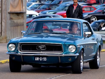 Nationale oldtimerdag Zandvoort 2010, blue Ford Mustang pic1