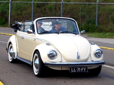 Nationale oldtimerdag Zandvoort 2010, 1974 VOLKSWAGEN 151131, LL-71-FY pic2
