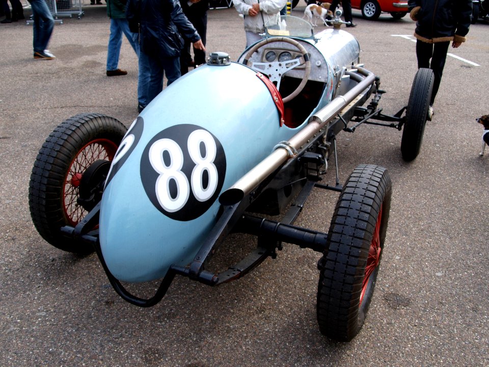 Nationale oldtimerdag Zandvoort 2010, Chevrolet race car pic2