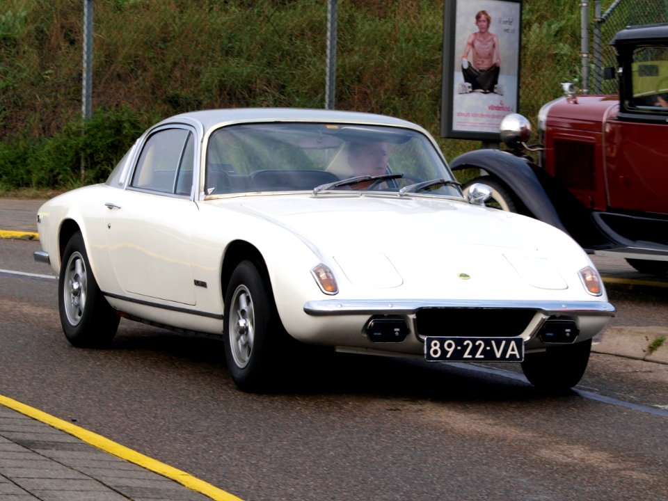 Nationale oldtimerdag Zandvoort 2010, 1973 LOTUS ELAN+2S 130, 89-22-VA pic3