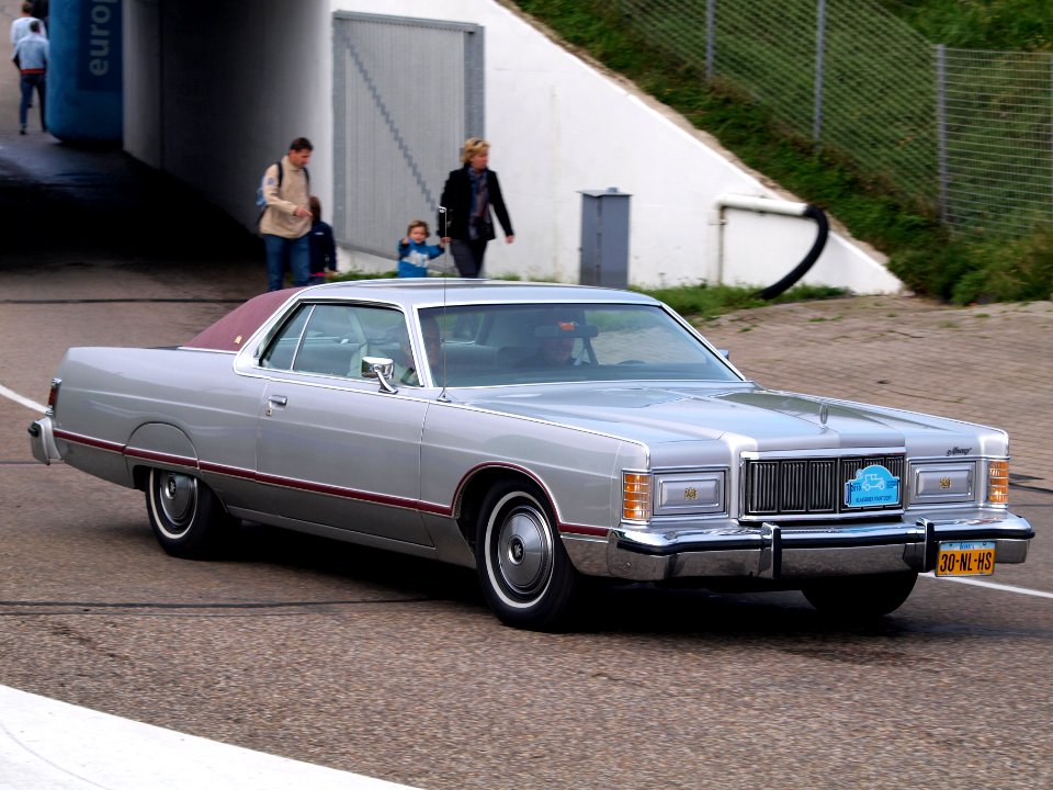 Nationale oldtimerdag Zandvoort 2010, 1978 MERCURY MARQUIS, 30-NL-HS pic2